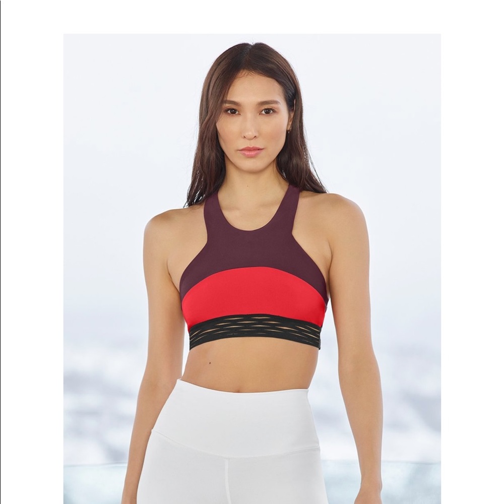 Alo yoga sports bra (pants available) never worn